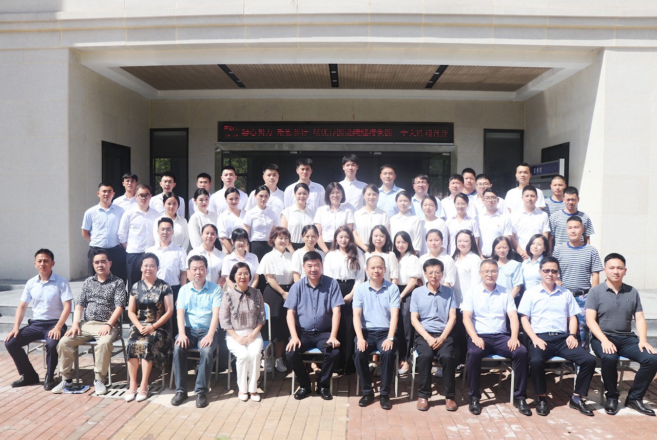 不朽情缘（筹）开展向导员（班主任）培训活动