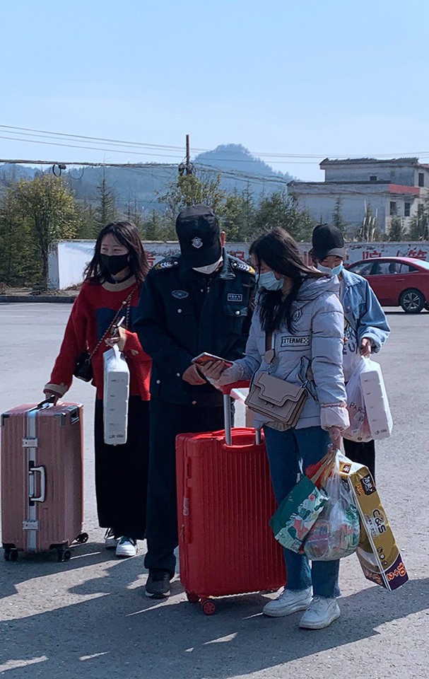 总务后勤处起劲做好校园春季学期学生返校疫情防控和清静隐患排查事情