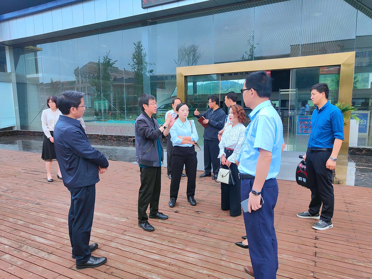 省信息中心副主任祖晓军一行莅临我校调研指导事情