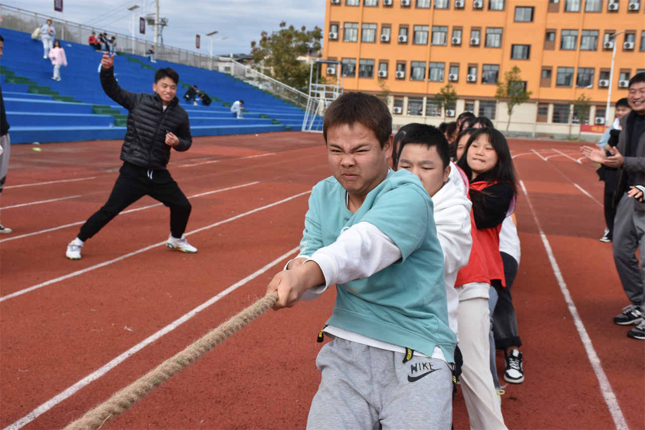 我校第一届田径运动会圆满落幕