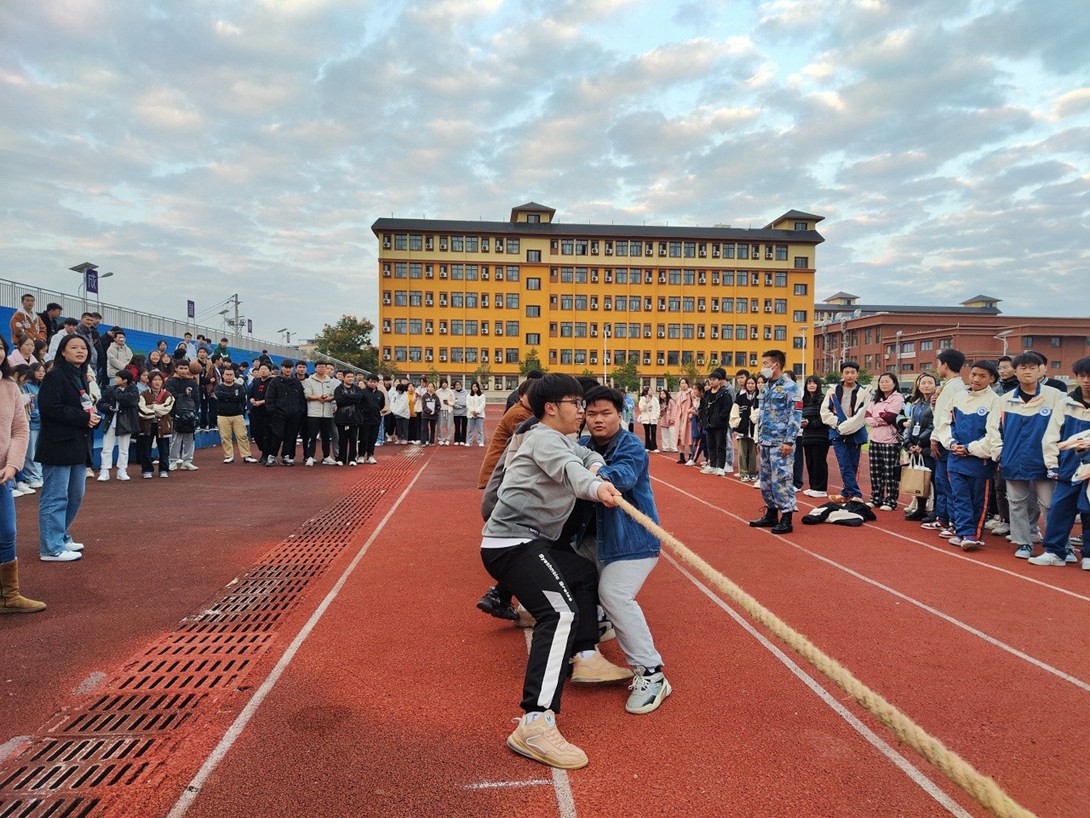 不朽情缘（筹）、铜仁职业手艺学院（开天校区） 举行拔河角逐