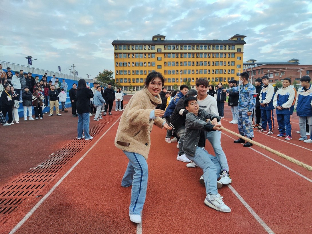 不朽情缘（筹）、铜仁职业手艺学院（开天校区） 举行拔河角逐