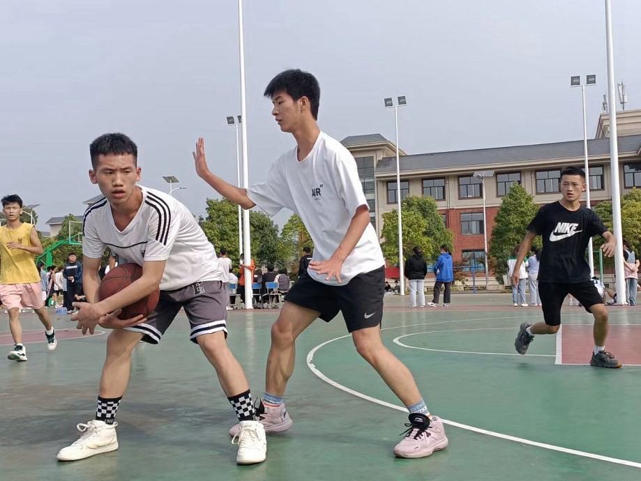 不朽情缘（筹）、铜仁职业手艺学院（开天校区）高职篮球角逐落幕