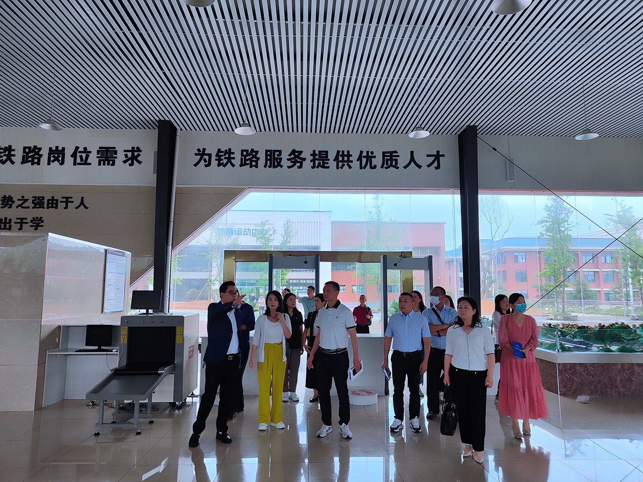 增强校企交流 同谋相助双赢 ——东莞市东城组团到我？剐Ｆ笙嘀富